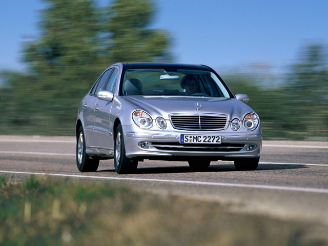 Mercedes-Benz E-Class W211 фото