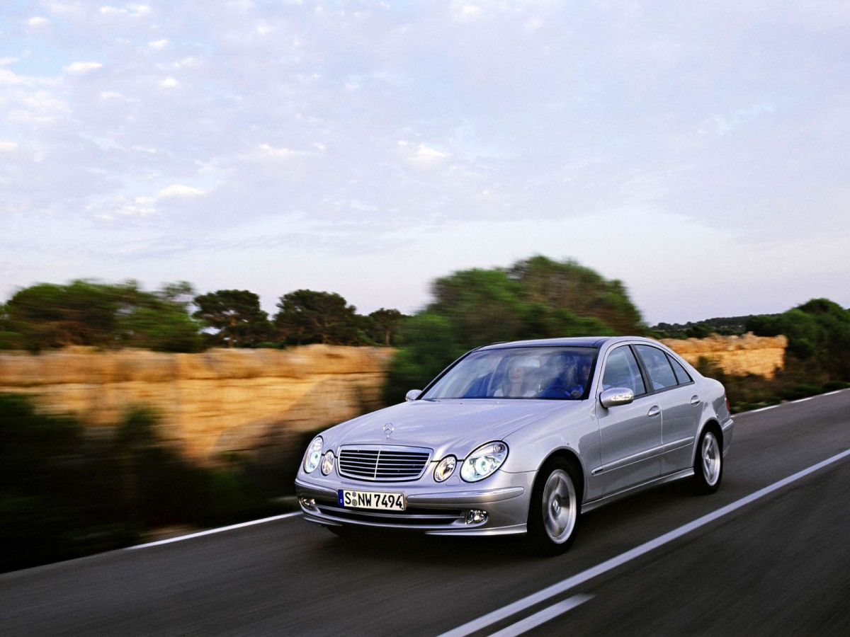 Mercedes-Benz E-Class W211 фото 11132