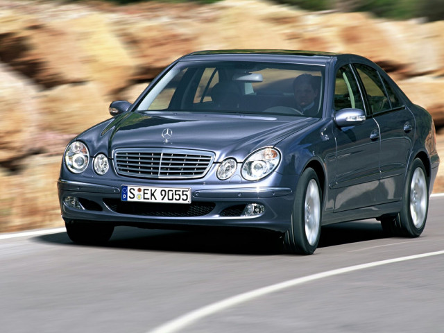 Mercedes-Benz E-Class W211 фото