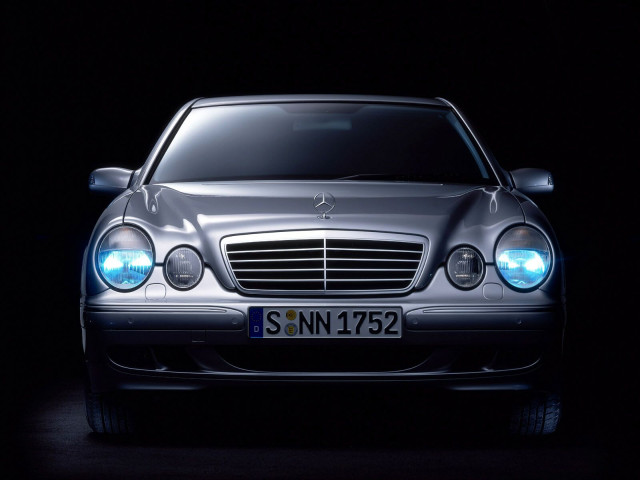Mercedes-Benz E-Class W211 фото