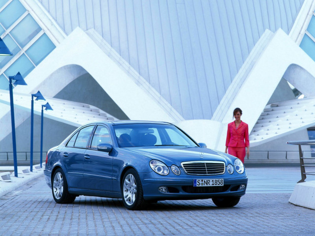 Mercedes-Benz E-Class W211 фото