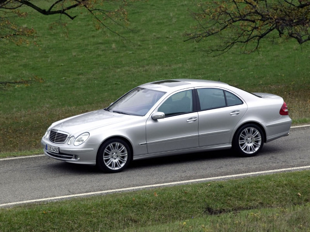 Mercedes-Benz E-Class W211 фото