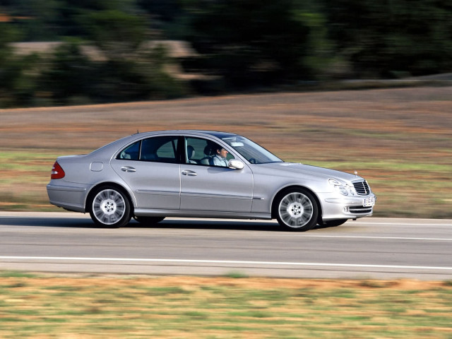 Mercedes-Benz E-Class W211 фото