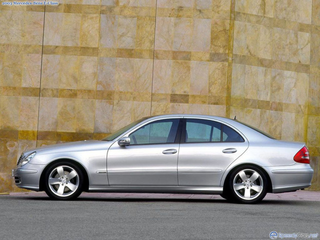 Mercedes-Benz E-Class W211 фото