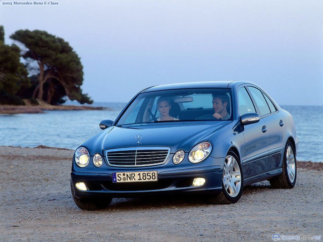 Mercedes-Benz E-Class W211 фото