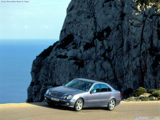 Mercedes-Benz E-Class W211 фото