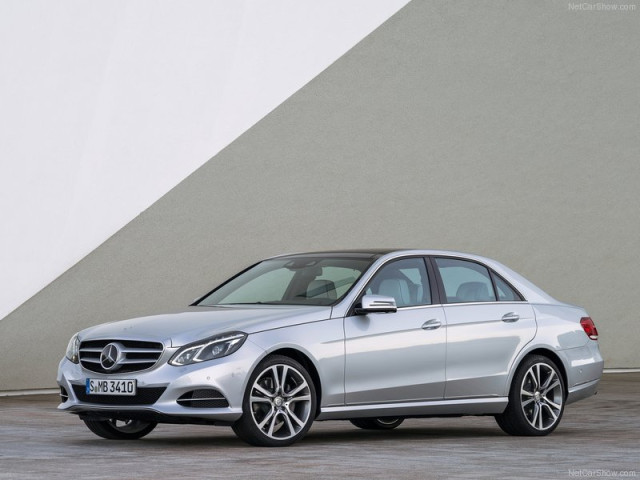 Mercedes-Benz E-Class W212 фото