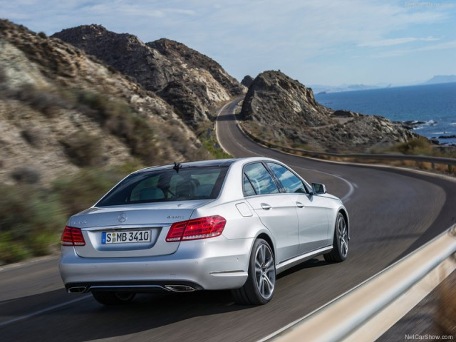 Mercedes-Benz E-Class W212 фото