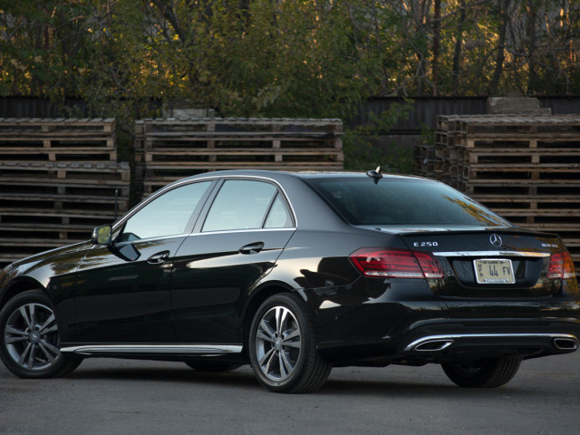 Mercedes-Benz E-Class W212 фото