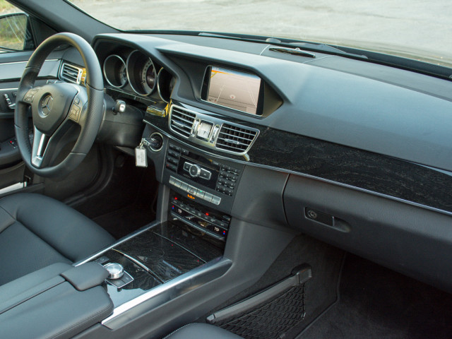 Mercedes-Benz E-Class W212 фото