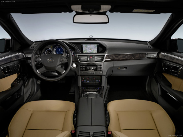 Mercedes-Benz E-Class W212 фото