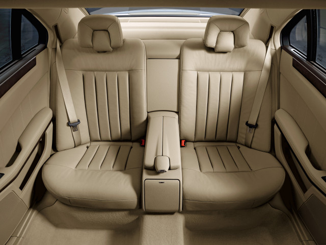 Mercedes-Benz E-Class W212 фото