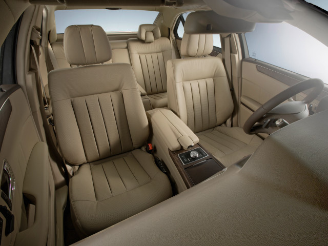 Mercedes-Benz E-Class W212 фото