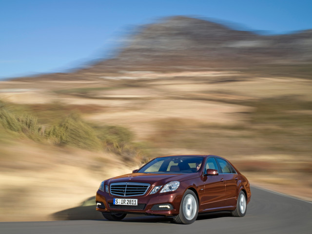 Mercedes-Benz E-Class W212 фото
