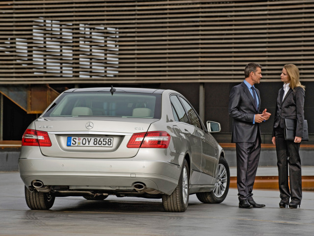 Mercedes-Benz E-Class W212 фото