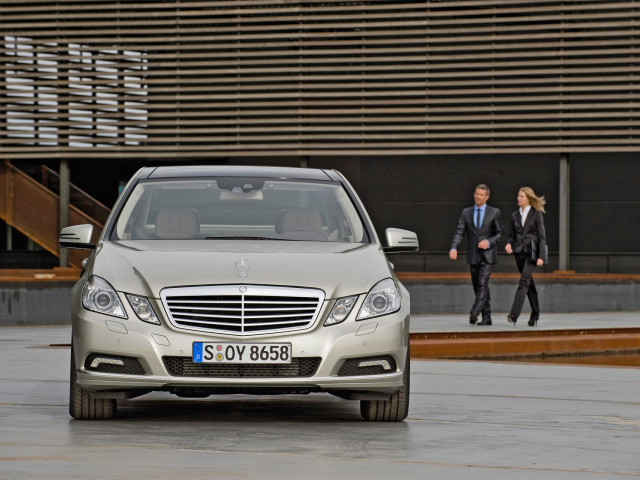 Mercedes-Benz E-Class W212 фото