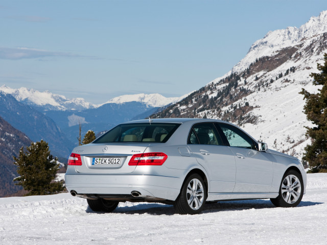 Mercedes-Benz E-Class W212 фото