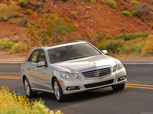 Mercedes-Benz E-Class W212 фото