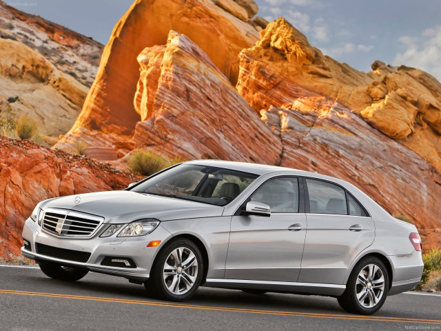 Mercedes-Benz E-Class W212 фото