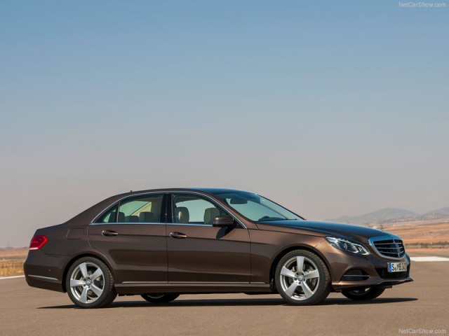 Mercedes-Benz E-Class фото