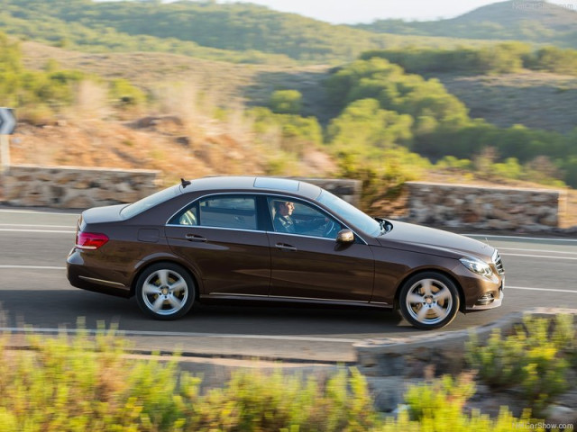 Mercedes-Benz E-Class фото