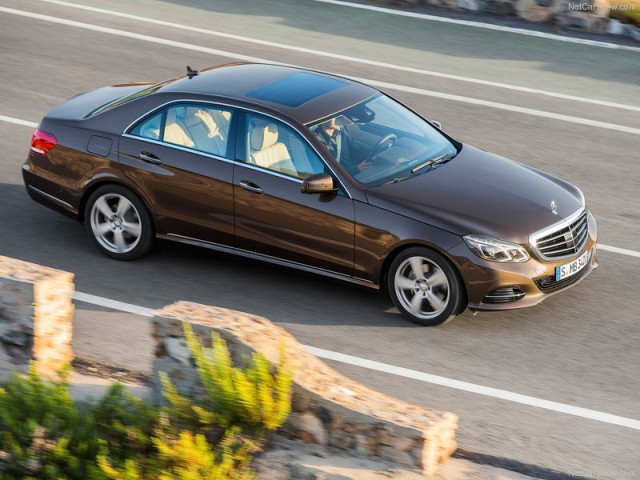 Mercedes-Benz E-Class фото