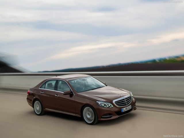 Mercedes-Benz E-Class фото