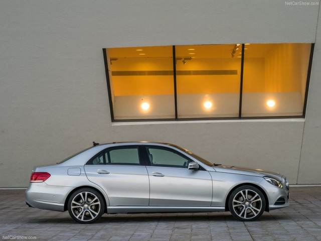 Mercedes-Benz E-Class фото