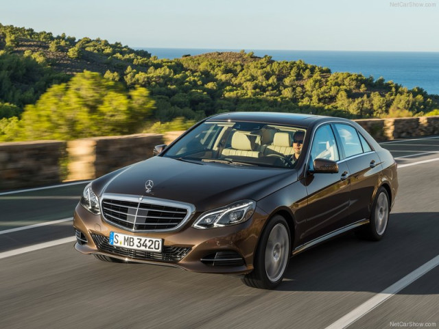 Mercedes-Benz E-Class фото