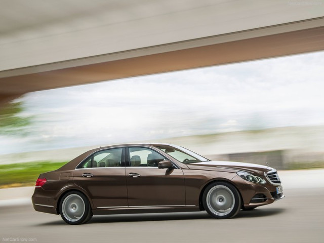 Mercedes-Benz E-Class фото