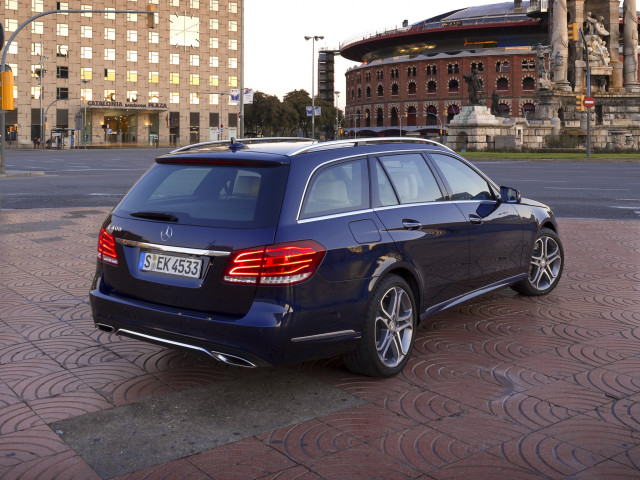 Mercedes-Benz E-Class фото