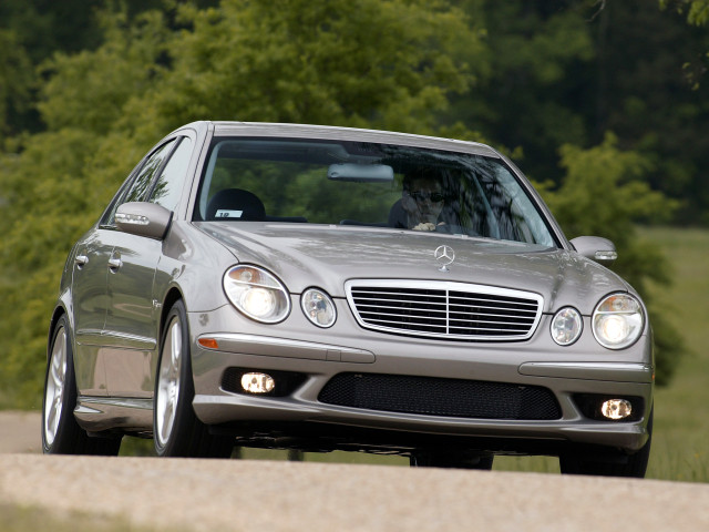 Mercedes-Benz E-Class фото