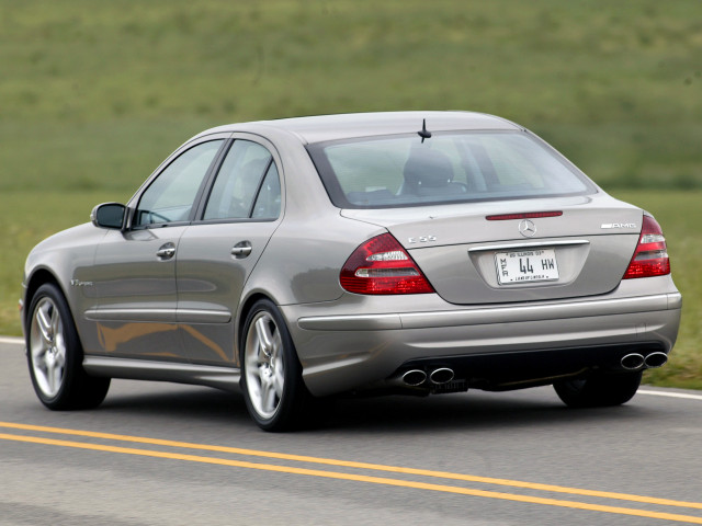 Mercedes-Benz E-Class фото