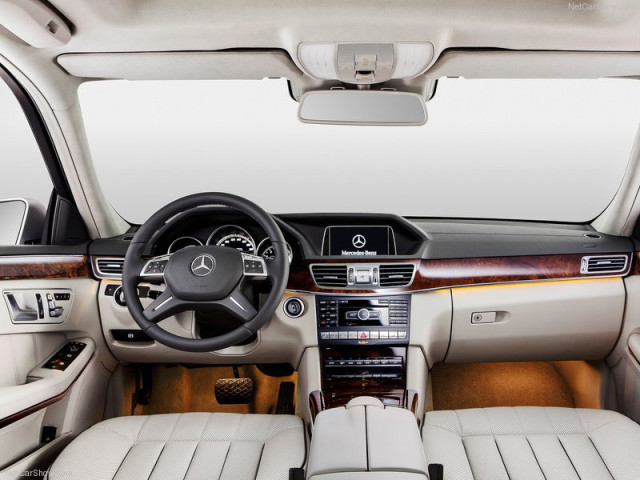 Mercedes-Benz E-Class фото