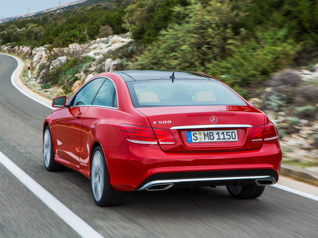 Mercedes-Benz E-Class фото