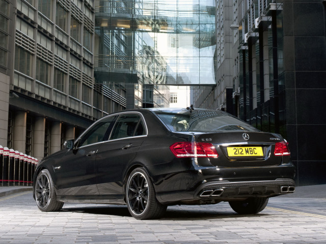 Mercedes-Benz E-Class фото