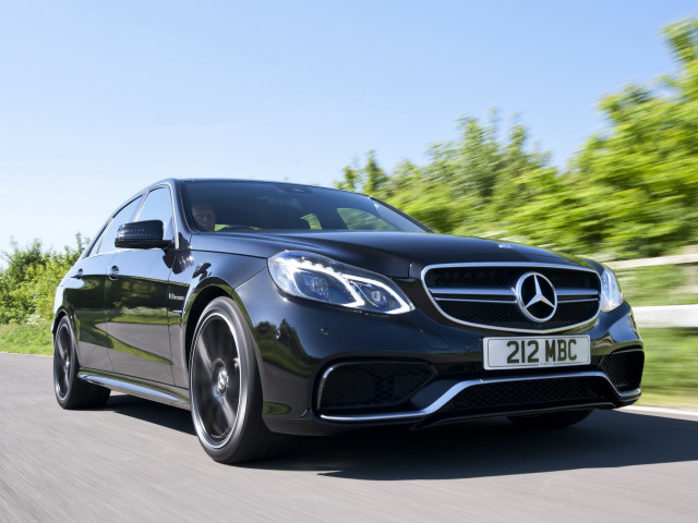 Mercedes-Benz E-Class фото