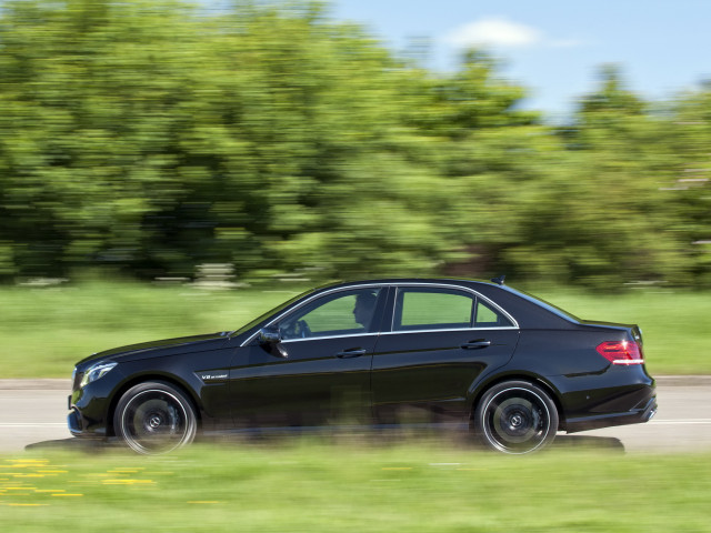 Mercedes-Benz E-Class фото