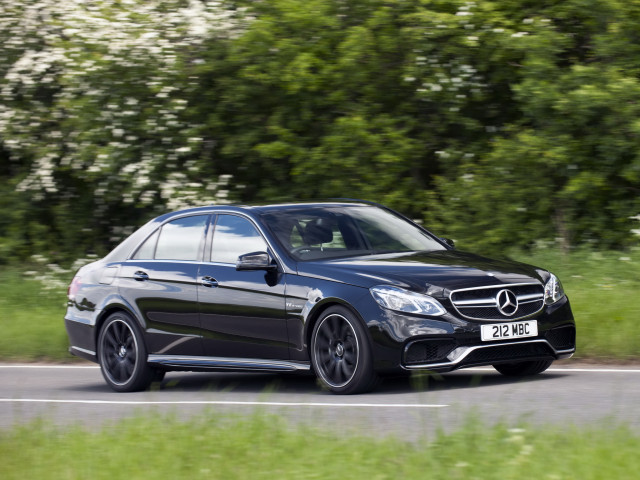 Mercedes-Benz E-Class фото