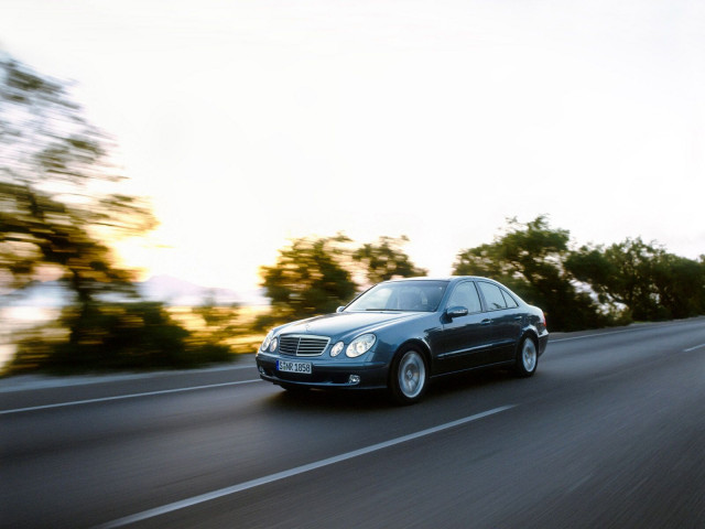 Mercedes-Benz E-Class фото