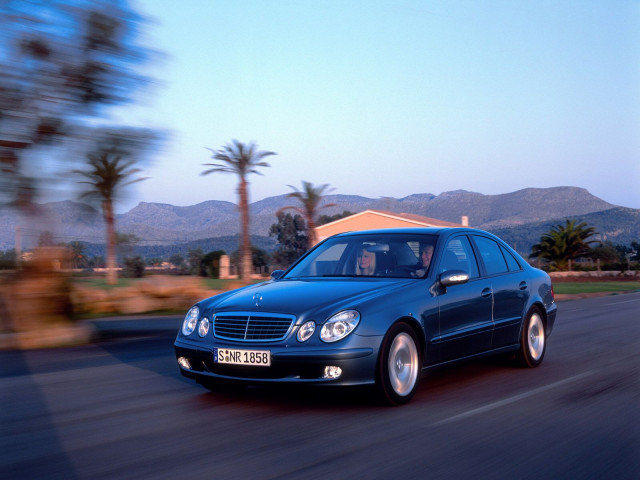 Mercedes-Benz E-Class фото