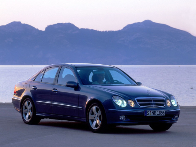 Mercedes-Benz E-Class фото