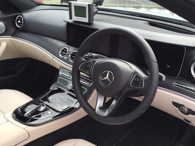 Mercedes-Benz E-Class фото