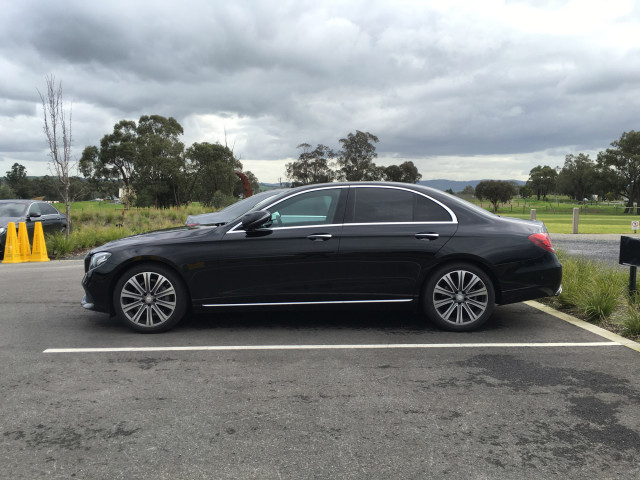 Mercedes-Benz E-Class фото