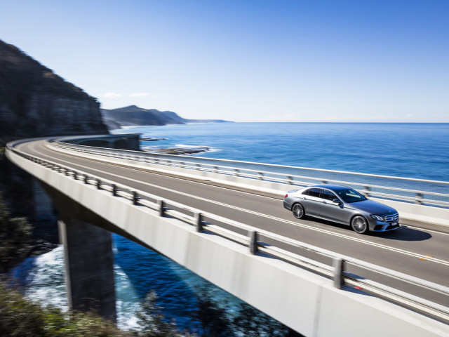 Mercedes-Benz E-Class фото