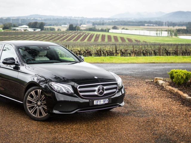 Mercedes-Benz E-Class фото