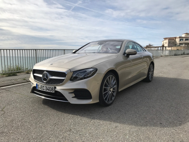 Mercedes-Benz E-Class фото