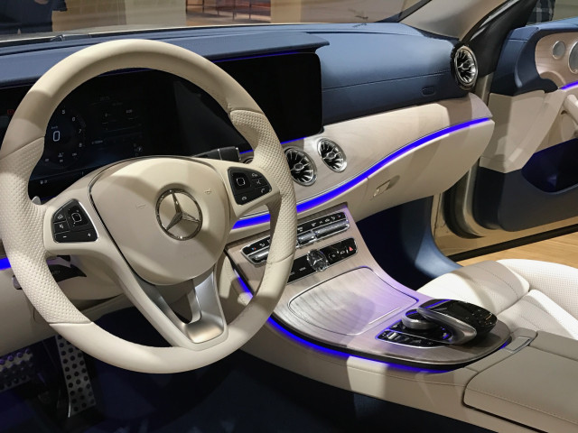 Mercedes-Benz E-Class фото