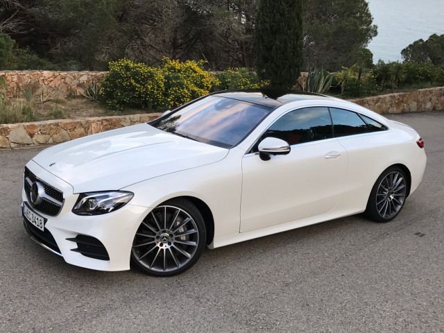 Mercedes-Benz E-Class фото