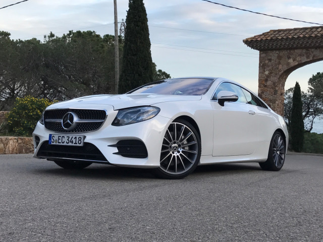 Mercedes-Benz E-Class фото